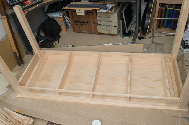 wood-desk-diy-14.jpg