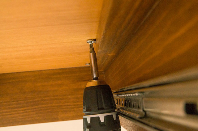 wood-desk-diy-38.jpg