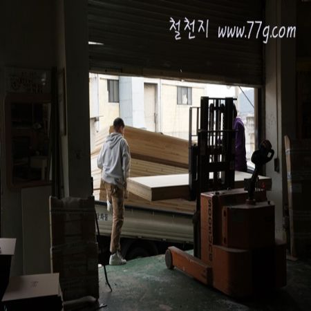 마음이 거기에 가있지 않으면 봐도 보이지 않고 들어도 들리지 않고 먹어도 그맛을 모른다.