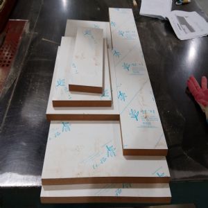 백색 UV 고광택 6면코팅 18mm(MDF,국내산) W2400XH1209mm