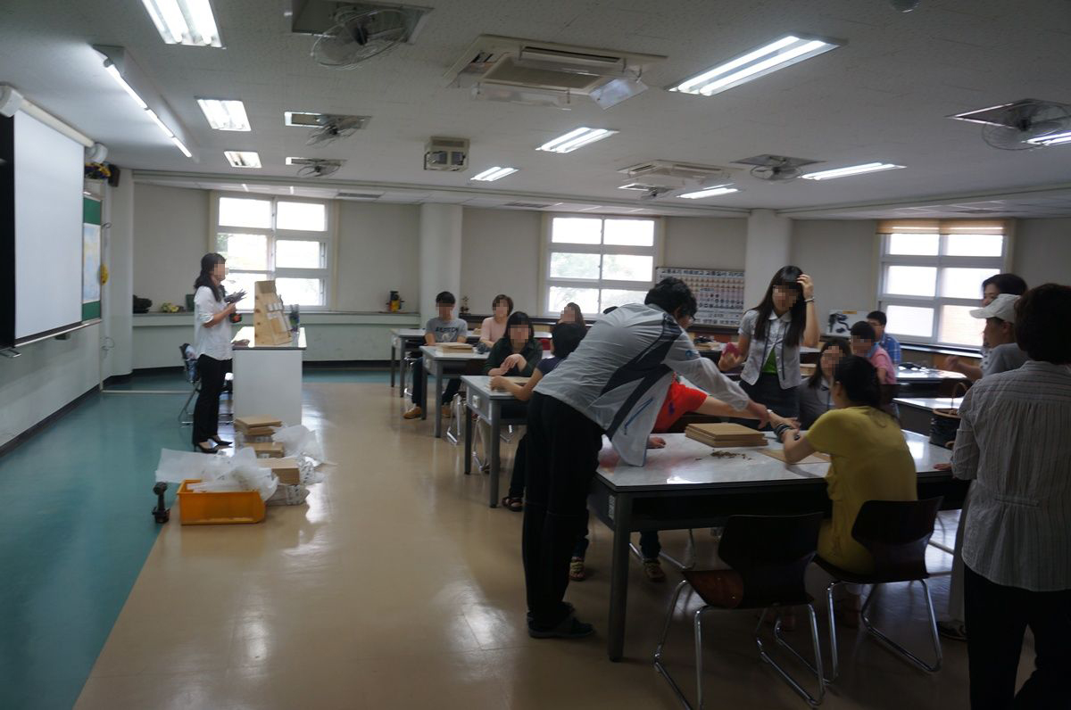 2013년9월7일 학교 사랑의 가구만들기 기부행사를 위한 재능 기부