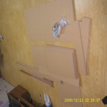 MDF로 만든 오디오장과 우퍼용 선반