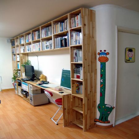 삼나무 집성목으로 만든 시스템 책장