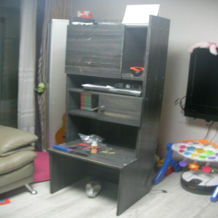 와인잔걸이가 있는 수납장