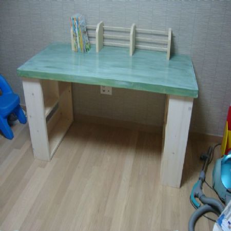 24mm스프러스 집성목으로 만든 책상