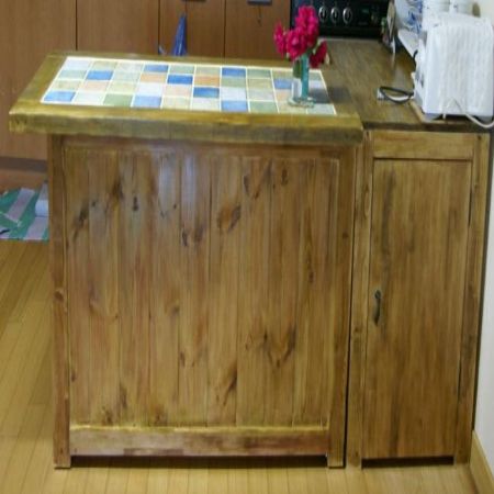 아일랜드 식탁과 사이드 테이블