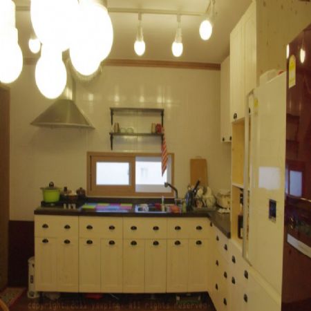 브라운애쉬&화이트 스프러스 씽크대(애쉬상판+하부장+상부장+키큰장)