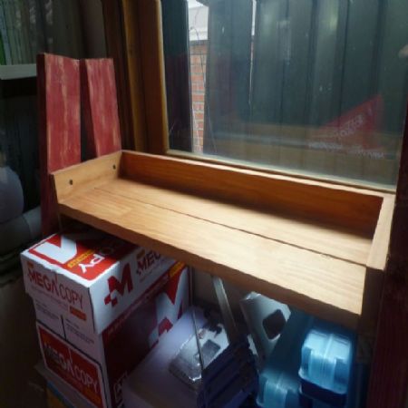 사다리 모양의 3단 선반