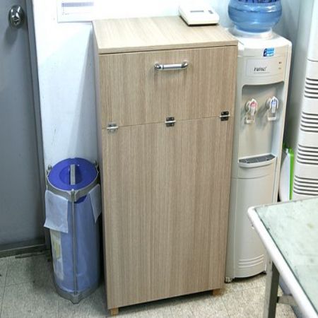 코팅합판으로 만든 재활용쓰레기 분리수거함