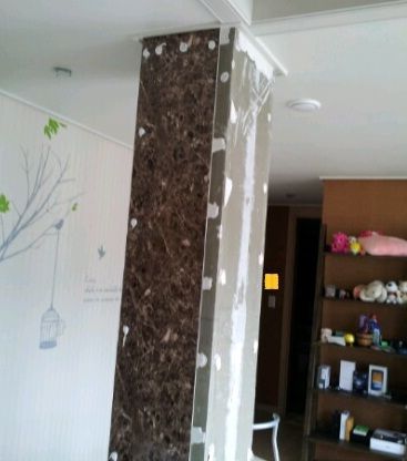 초보의 무모한 거실 기둥 삼나무 인테리어 작업