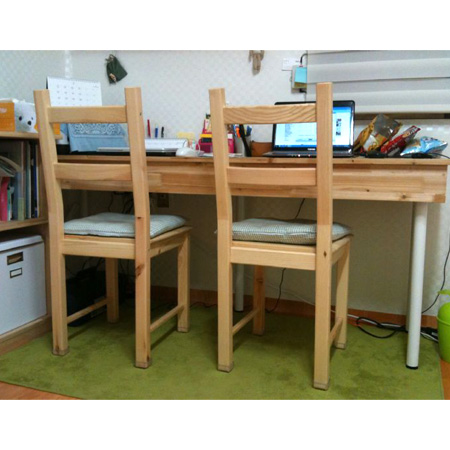 집성목으로 만든 수납장과 책상^^