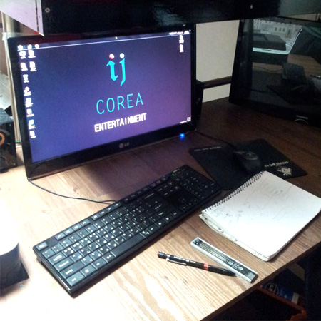 간단한 철물로 만든 모니터암