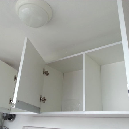 다용도실 벽걸이 수납장 완성..