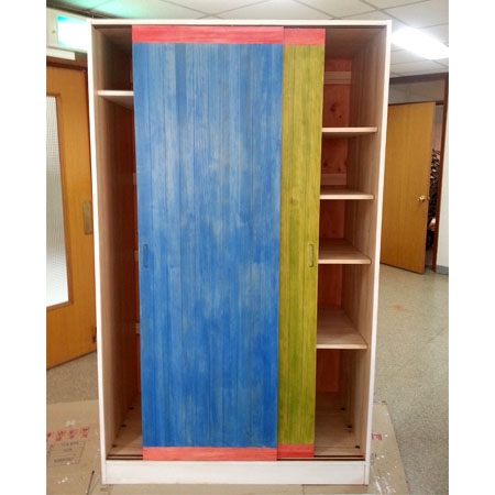 집성목으로 만든옷장...