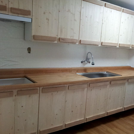 벼락치기로 만든 맞춤 싱크대