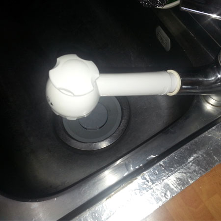 원홀 수도용헤드 교체사진입니다.