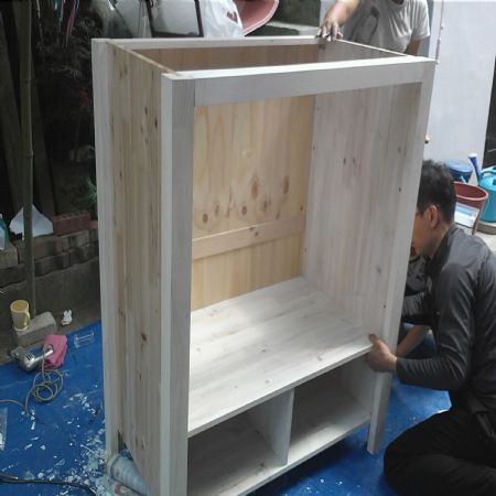 집성목으로 만든 미니 이불장