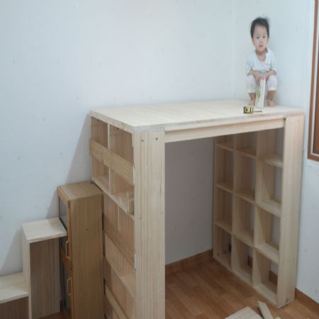 삼나무로 벙커침대 지붕 올리기