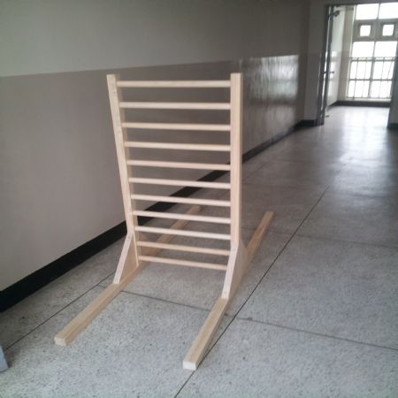 집성목으로 만든 재활기구