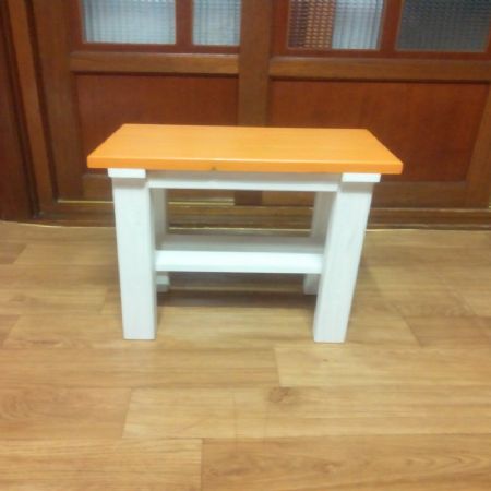 미송집성각목과 집성판재로 만든 스톨의자