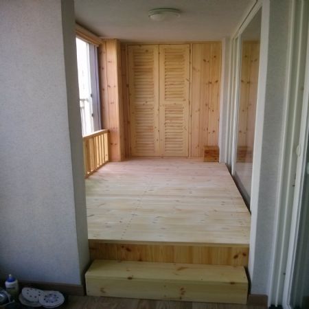 갤러리 문짝으로 베란다 수납장 및 베란다평상 완료