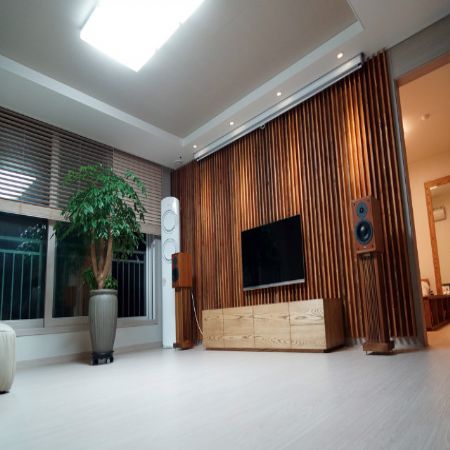 합판, 집성목, UV코팅 MDF으로 꾸민 집