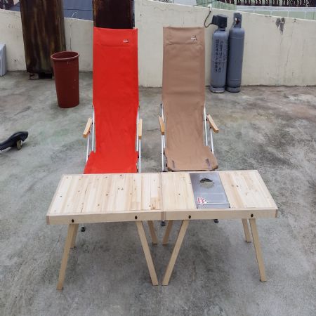 절단나무로 만든 캠핑테이블