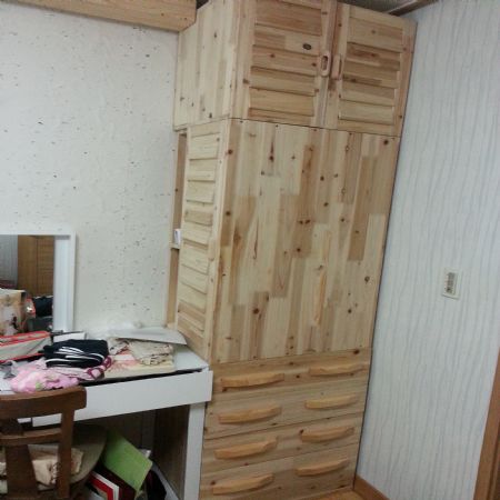 남는 공간에 장을 만들어 봤습니다.