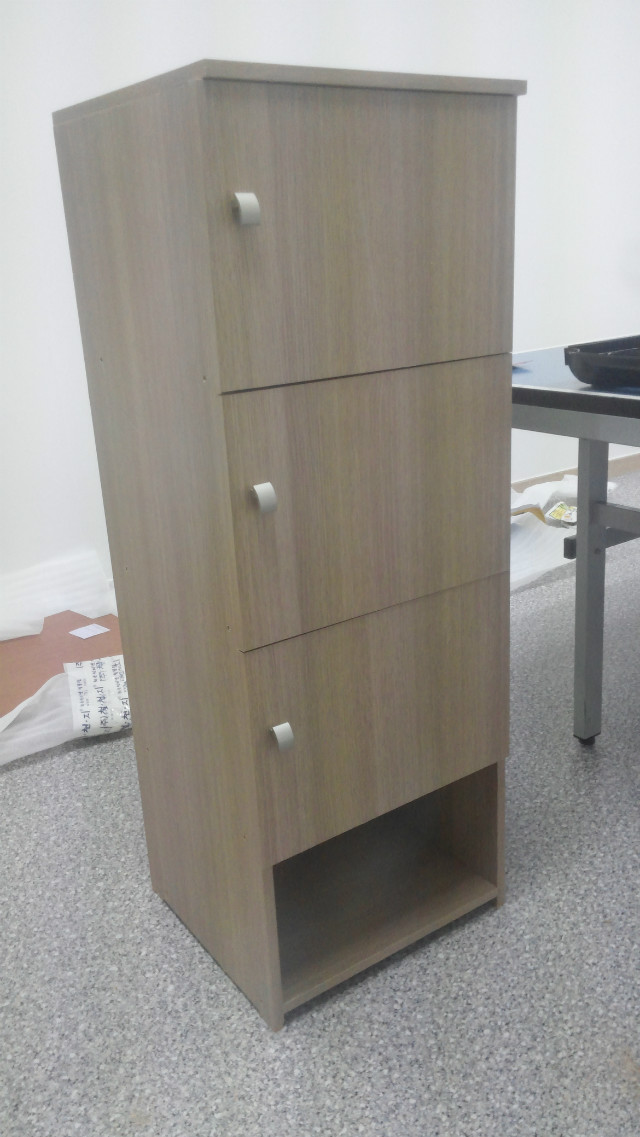 첫 DIY 작품 사물함입니다.