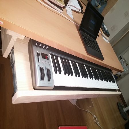 전자 키보드 받침대