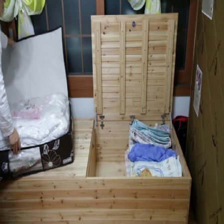 집성목으로 만든 수납겸용 침대 조립