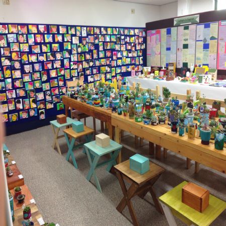 X자 다리로 된 의자 만들어봤어요.