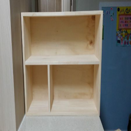 집성목으로 만든 다용도 정리선반