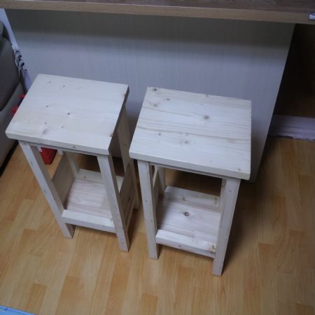 집성목으로 만든 아일랜드식탁 의자