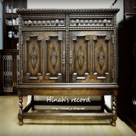 자작나무와 오크로 만든 사이드보드.