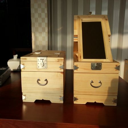 홍송으로만든 좌경