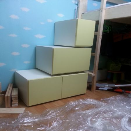 MDF와 삼나무로 만들 수납장