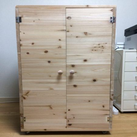 삼나무 집성목(18T)로 만든 잡동사니 수납장
