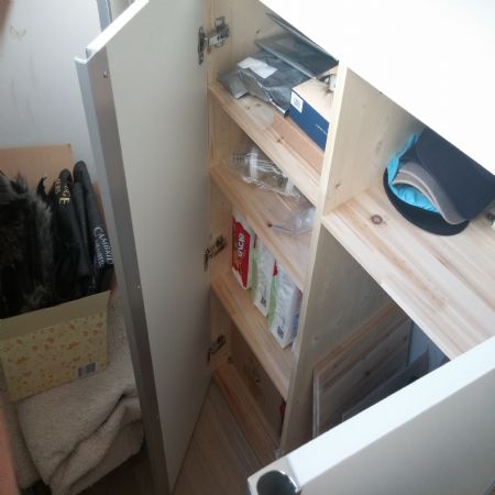 UV+삼나무로 만든 수납장&가벽