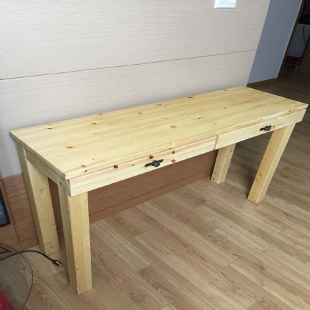 집성목으로 만든 책상 ^^