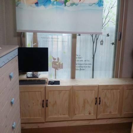 미송합판으로 창가수납장겸의자~^^