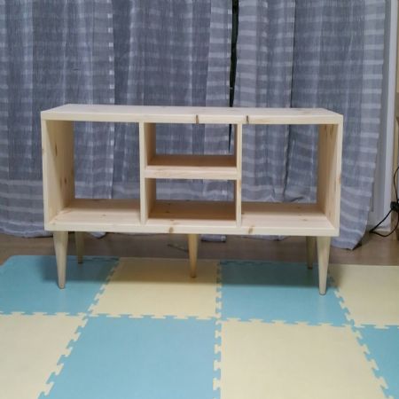 홍송으로 만든 TV장