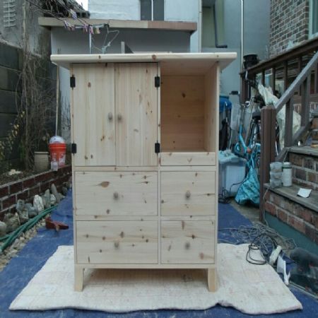 홍송으로 만든 아일랜드 식탁