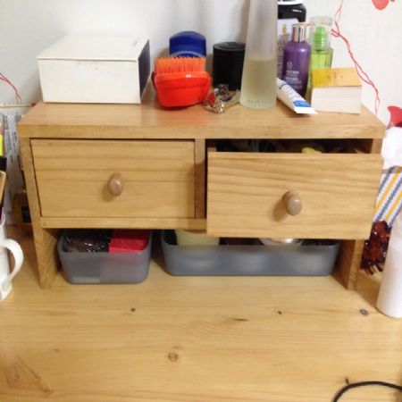 책상위 작은 서랍장