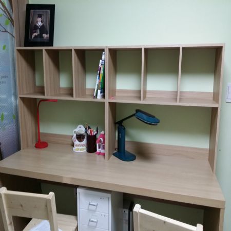 책상위 책장과 간단컴퓨터책상