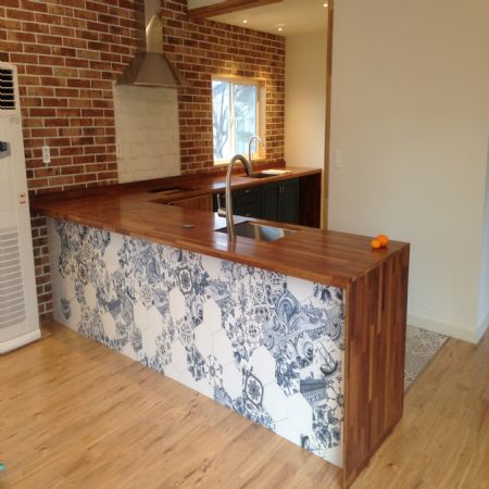 멀바우 상판을 얹은 싱크대 제작기 in 제주