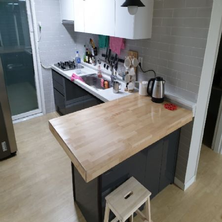 아일랜드 조리대 겸 식탁