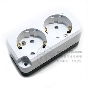 둥근형 노출 접지 콘센트 2구 220V